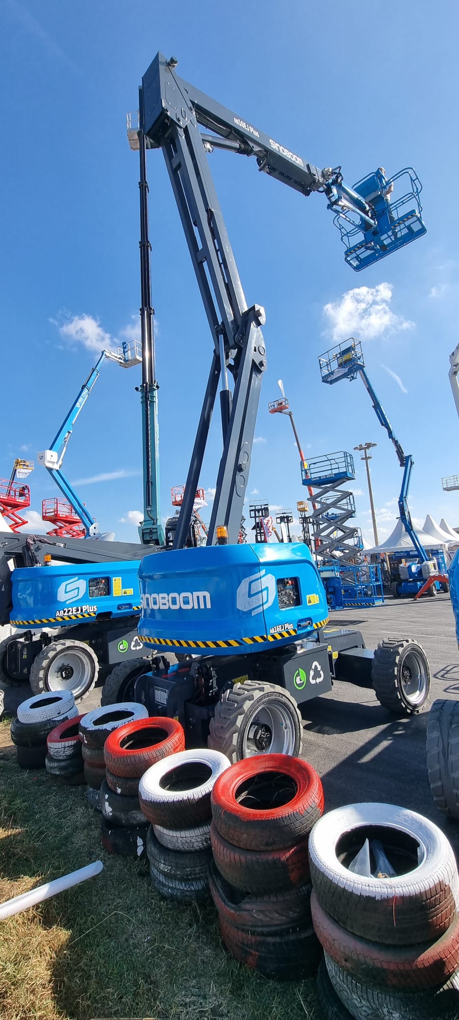 B�ZDEN HABERLER / 4 ADET S�NOBOOM MARKA AB16EJ PLUS 4X4 AK�L� EKLEML� PLATFORM F�LOMUZA KATILMI�TIR.
